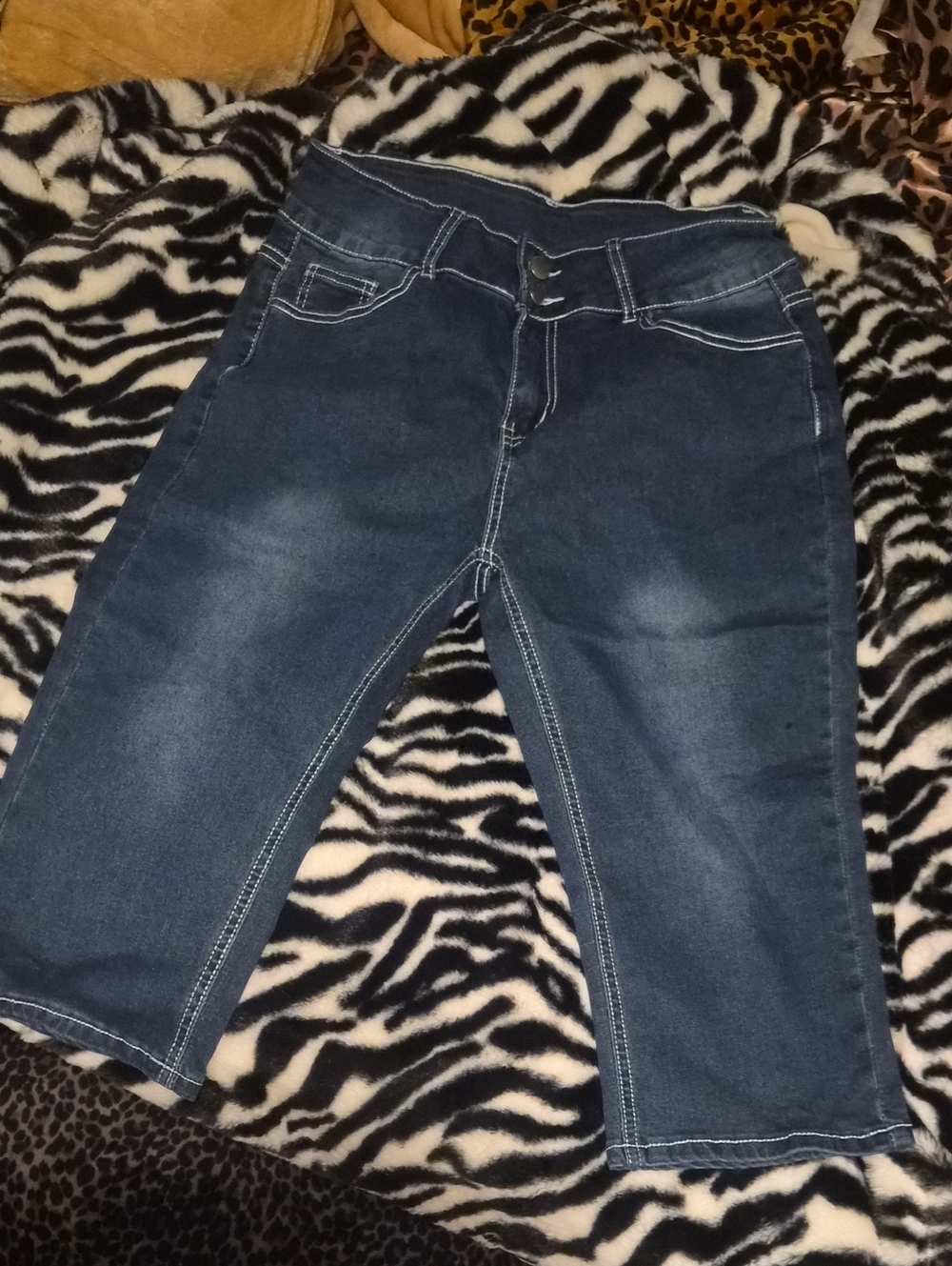 Classic Dark Blue Women’s Jeans - Comfortable Everyday Fit